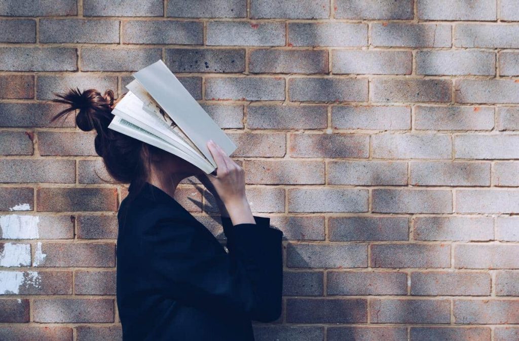 Studentin entsetzt über skurrile Studiengänge