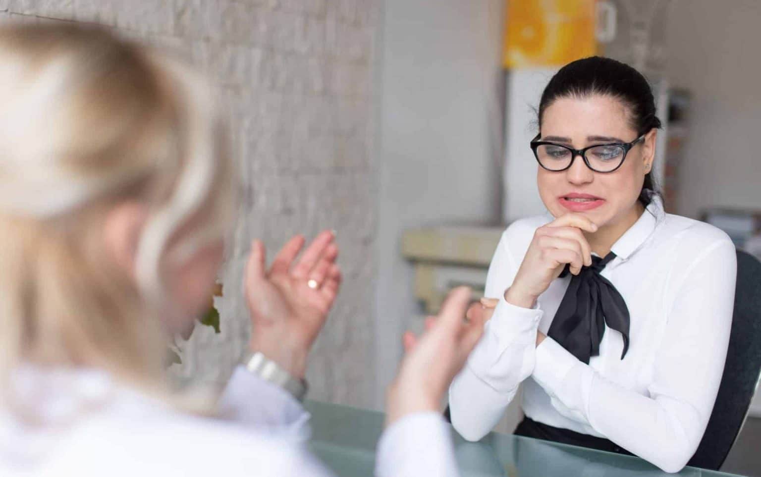 Bewerber können im Bewerbungsgespräch zahlreiche Fehler begehen