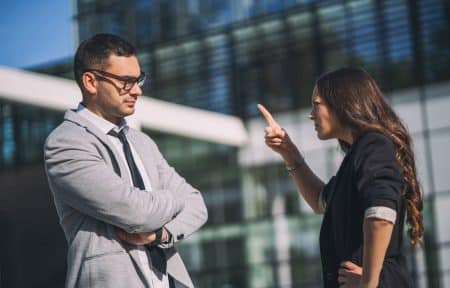 Diesen Satz hören respektlose Chefs nicht oft – und genau deshalb wirkt er sofort Deine Führungskraft begegnet dir respektlos? Zeit, dich zu wehren – mit einem Satz!