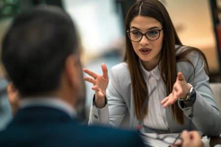 8 Psycho-Tricks im Job, die (fast) jeder nutzt – auch gegen dich Psycho-Tricks gehören zum Job-Alltag und helfen Ziele zu erreichen