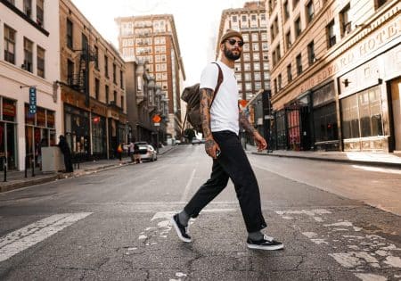 Schnell oder langsam? Was eure Schrittgeschwindigkeit über euch verrät Ein hohes Gehtempo verhilft zu einem längeren und intelligenterem Leben.