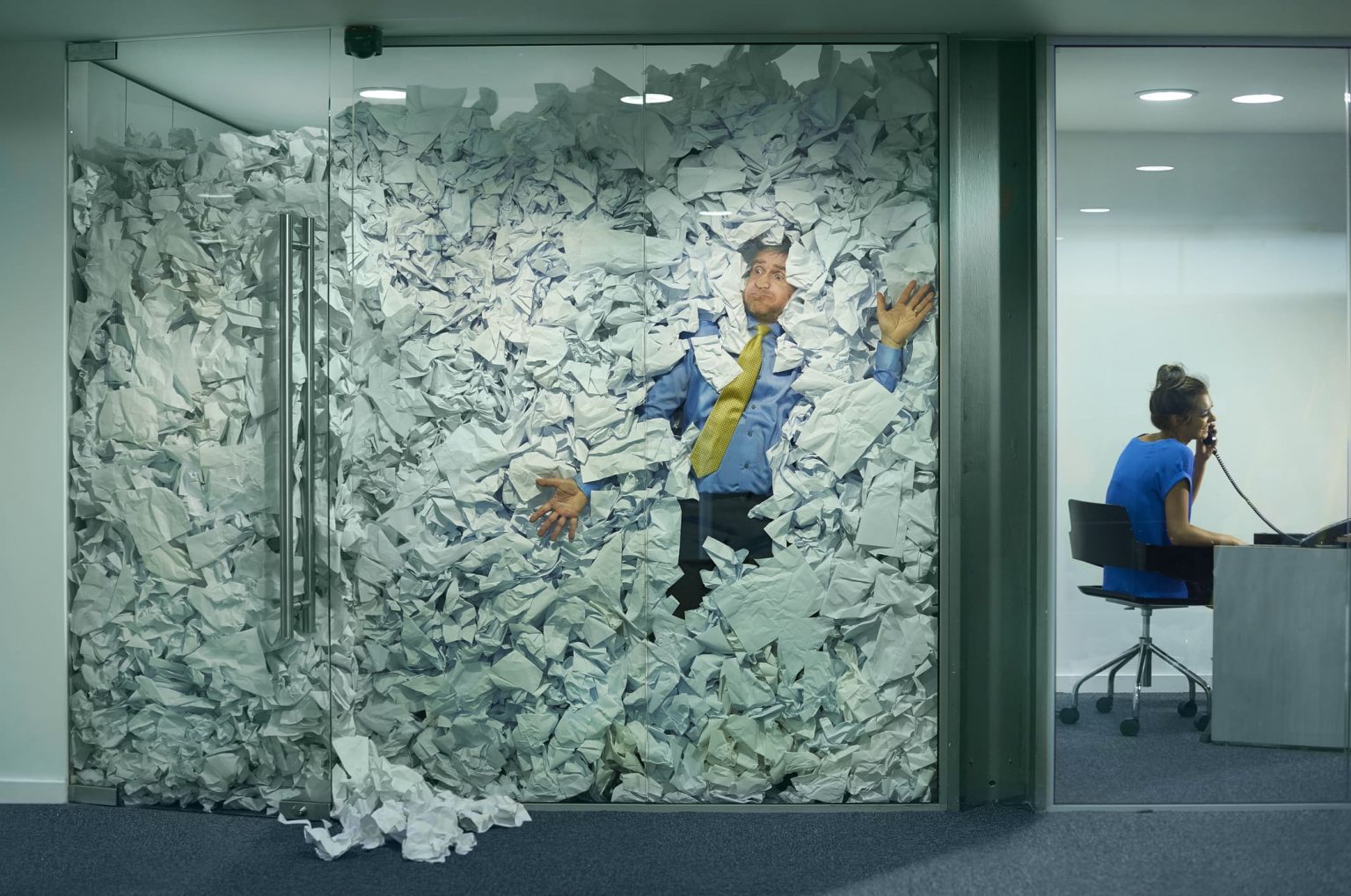 Viele Arbeitnehmer drucken im Büro oftmals private Dokumente für sich oder sogar für Familie und Freunde aus