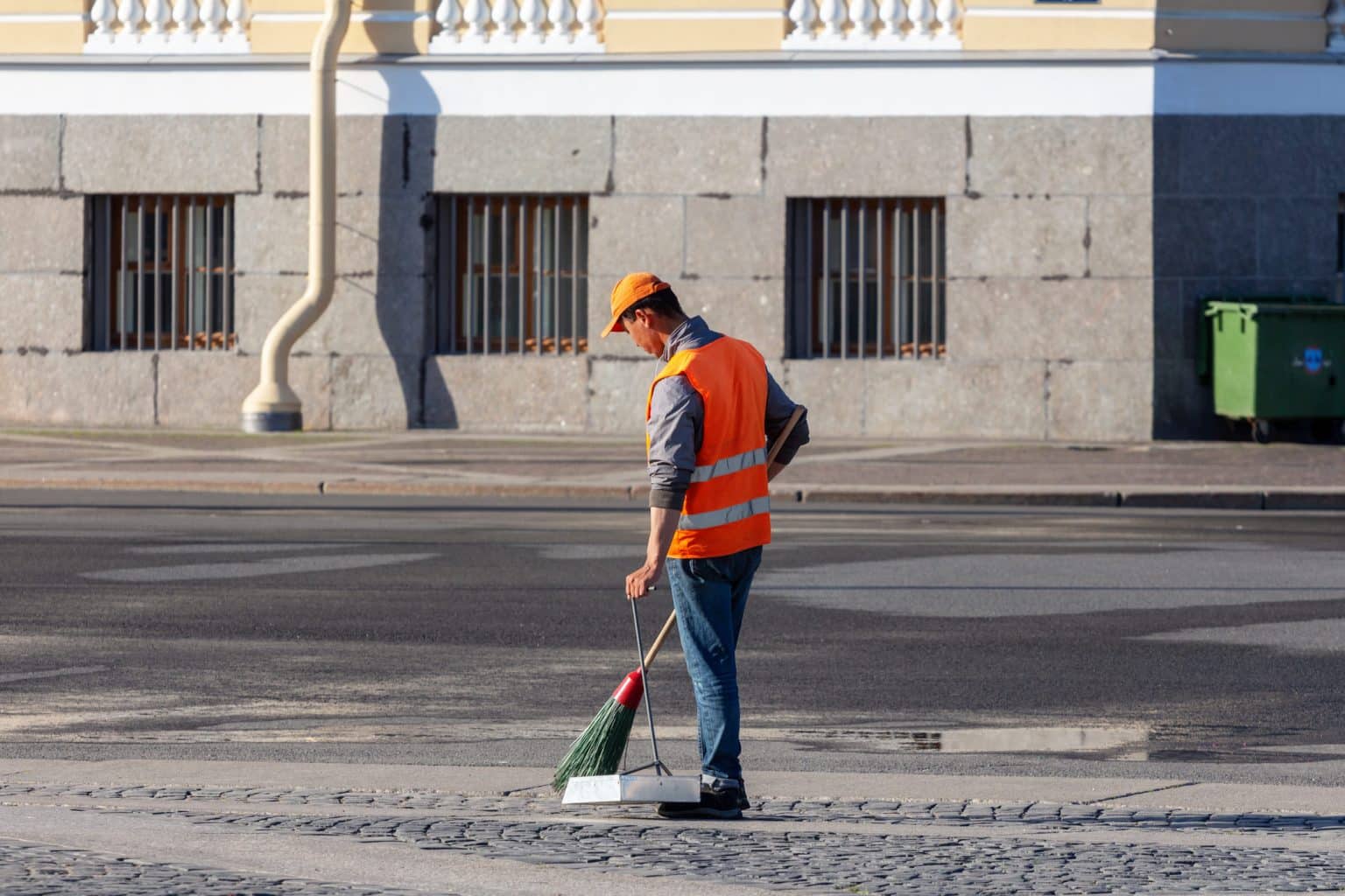 Arbeitslose, die gesundheitlich nicht beeinträchtigt und somit arbeitsfähig seien, sollten dazu verpflichtet werden, sich einen Job zu suchen – so CDU-Vizevorsitzender Carsten Linnemann