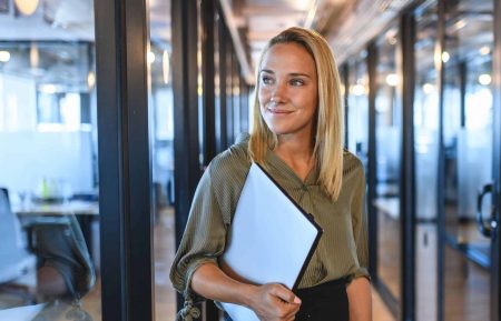 Arbeite zuerst an dir, bevor du an deinem Team arbeitest Wer sich selbst kennt, akzeptiert und reflektiert, legt das beste Fundament, um ein Team erfolgreich zu führen.