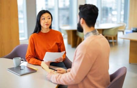 13 Schlüsselfragen im Bewerbungsgespräch: Finde heraus, ob das Unternehmen zu dir passt Es gibt wichtige Fragen, die du einem Unternehmen im Bewerbungsgespräch stellen solltest, bevor du zusagst