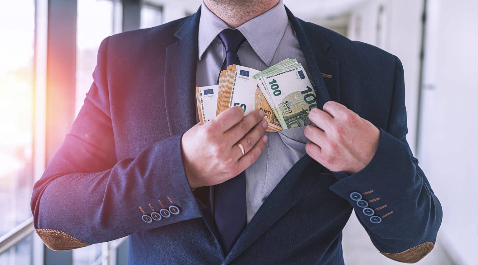 Um qualifizierte Bewerber zu gewinnen, positionieren sich Top-Arbeitgeber mit attraktiven Vergütungspaketen