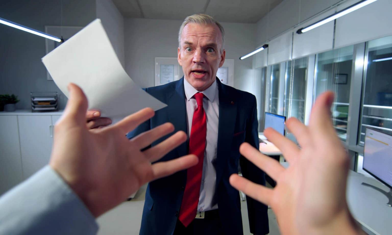 Wut, Irritation und Traurigkeit kommen auch bei Führungskräften auf, wenn geschätzte Mitarbeiter urplötzlich die Kündigung auf den Tisch legen