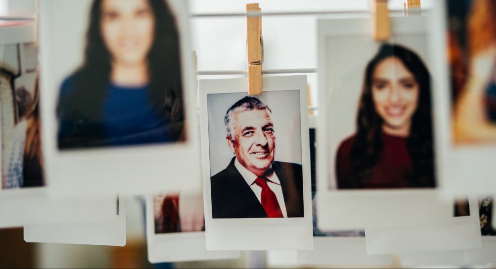 Rehiring bietet sowohl Chancen als auch Risiken für Unternehmen und Mitarbeitende.