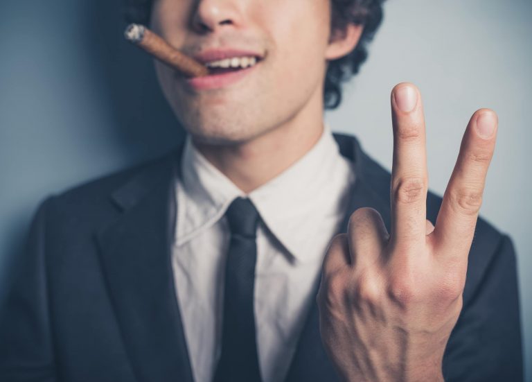 Menschen mit hohem sozialen Status neigen laut einer Stanford-Studie zu übermäßigem Selbstvertrauen.