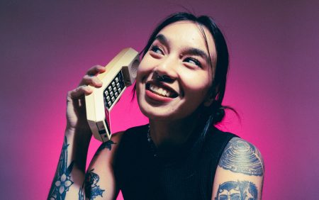 Wie dich (fast) jeder in 60 Sekunden mag – die Psychologie hinter der Sympathie Ob persönlich oder am Telefon – 60 Sekunden entscheiden oft über Sympathie.