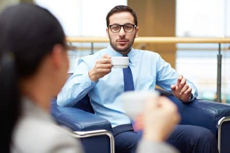 Kaffeetasse statt Lebenslauf: Wie absurde Tests Bewerber irritieren.