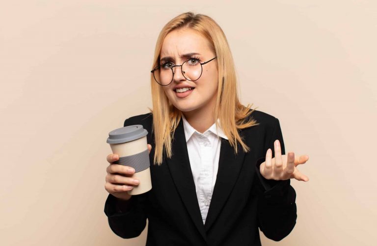 Alle nicken brav - bin ich die Einzige, die das hier hinterfragt?