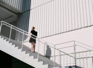 Fleißige Mitarbeiter halten den Laden am Laufen - bleiben auf der Karriereleiter aber oft stecken.