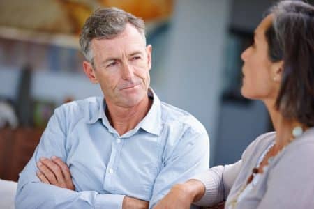 Hört auf, bei Konflikten sofort über eure Gefühle zu sprechen – wenn ihr einander verstehen wollt Nicht jede Emotion muss sofort ausgesprochen werden. Oft hilft es, erst zu verstehen, bevor man über das eigene Gefühl spricht.