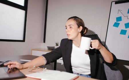 Du bleibst wegen des Gehalts - doch es fühlt sich längst nach Schmerzensgeld an. Was kostet dich dieser Job wirklich?