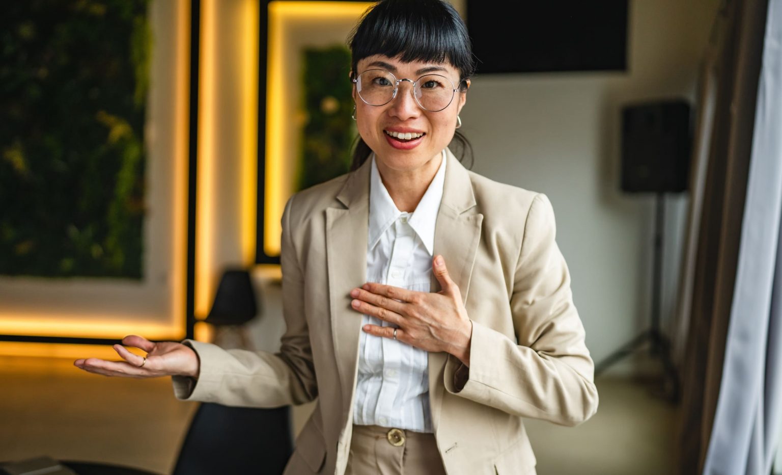 Sag mir deinen Job – und ich sag dir, ob du geliked wirst Helfen heißt Anerkennung. Verkaufen heißt erklären. Und zack - steckt man drin: in der Job-Schublade.