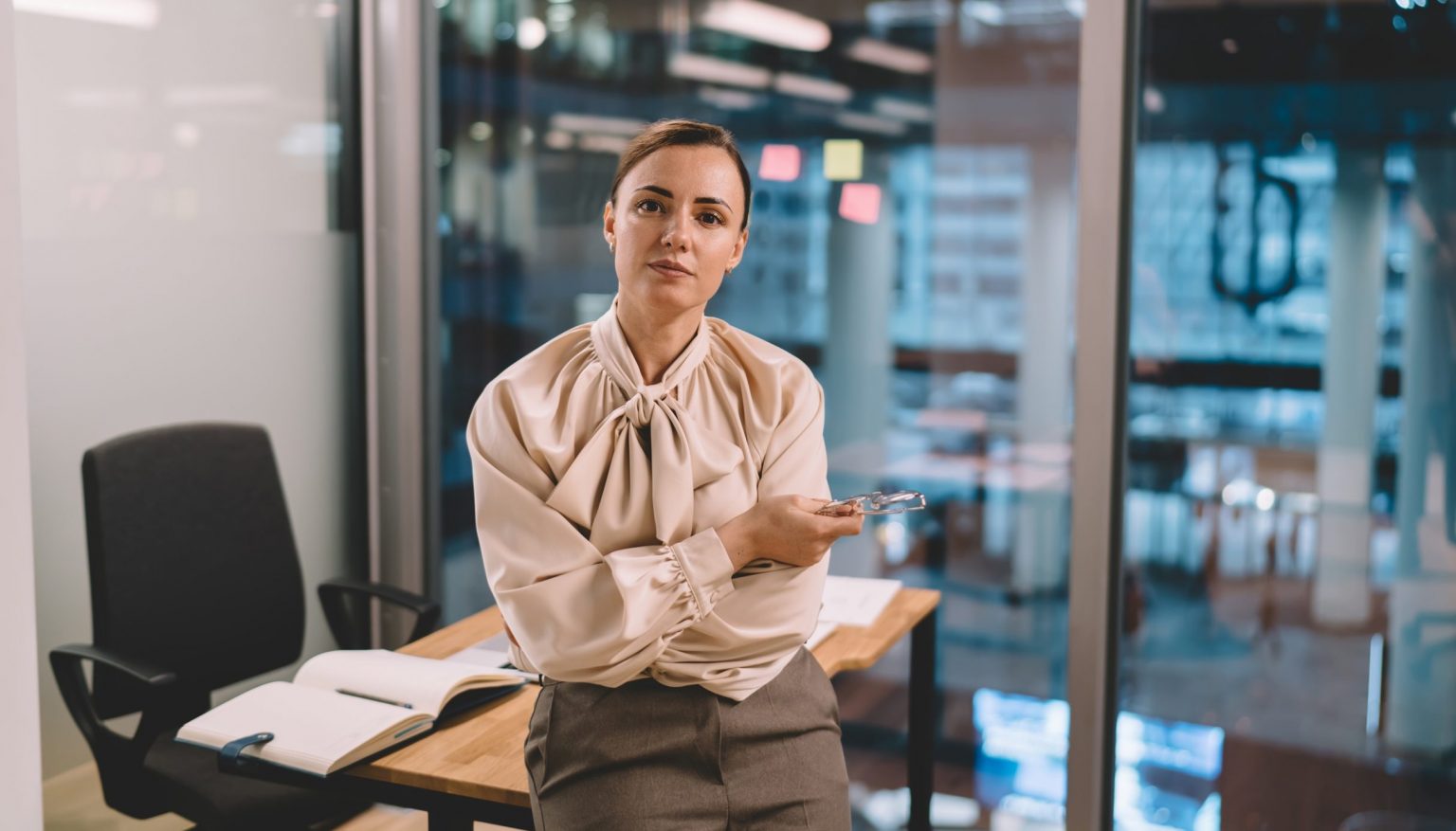 Karriereleiter erklommen - und jetzt? Viele Führungskräfte spüren schnell die Kehrseite von Status , Verantwortung und Gehalt.