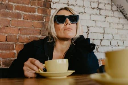 Maybe-Tage im Job: Heute nicht Chef – vielleicht morgen Arbeiten, wenn man kann. Aussetzen, wenn man muss. May-Bee-Tage sind der neue Spielraum für mentale Gesundheit.