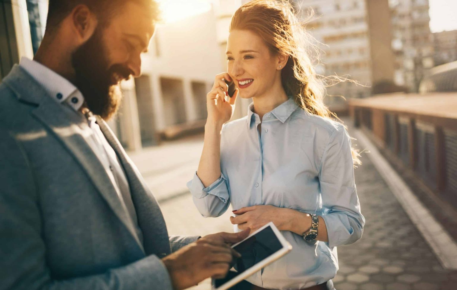 „Ab 70k lacht das Leben“ – Wie viel Gehalt uns wirklich glücklich macht Glück und Zufriedenheit können mit dem Gehalt wachsen, aber nur bis zu einem bestimmten Punkt.