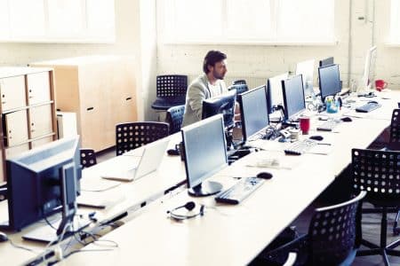 Studie zum Fachkräftemangel: 72 % der Arbeitgeber finden kein Personal – diese eine Kompetenz wird händeringend gesucht Die neue Benchmark: KI-Kompetenzen werden zur Grundvoraussetzung auf dem Arbeitsmarkt.