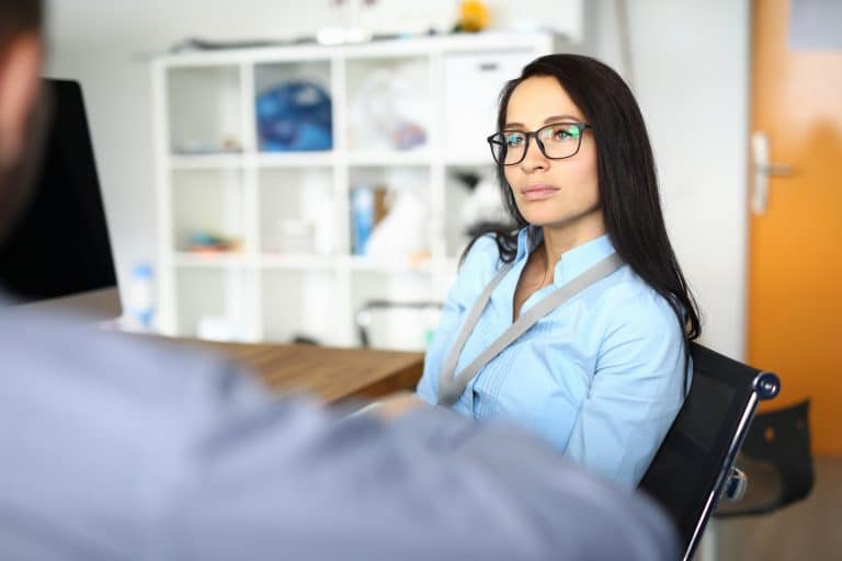 Diese 5 Eigenschaften entlarven Menschen, die immer recht haben müssen Warum muss der Kollege immer recht behalten? Oft schützt er damit nur sein verwundbares Ego.