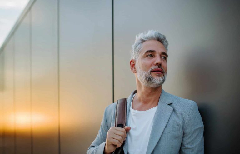 Mid-Career-Crisis: Mit 40 zurück auf Start? Mitten im Berufsleben – und plötzlich stellt sich die Frage: War das schon alles?